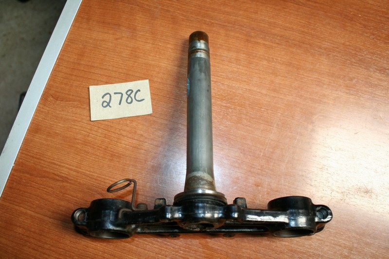 1983 Yamaha XT 250 Triple Tree Steering Stem Top Clamp OEM 83 F