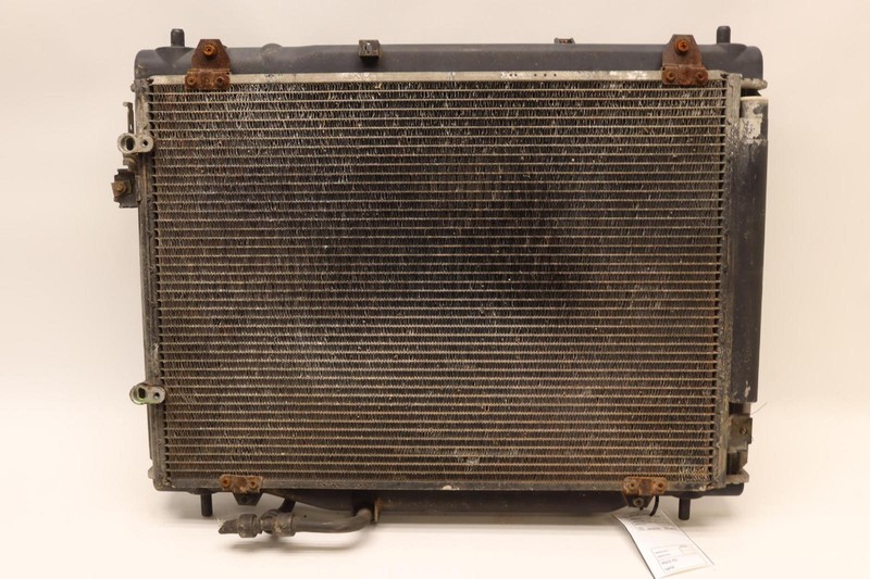 2005-2006 CADILLAC CTS 5.7L M/T V-SERIES COOLING RADIATOR W/ CONDENSER OEM