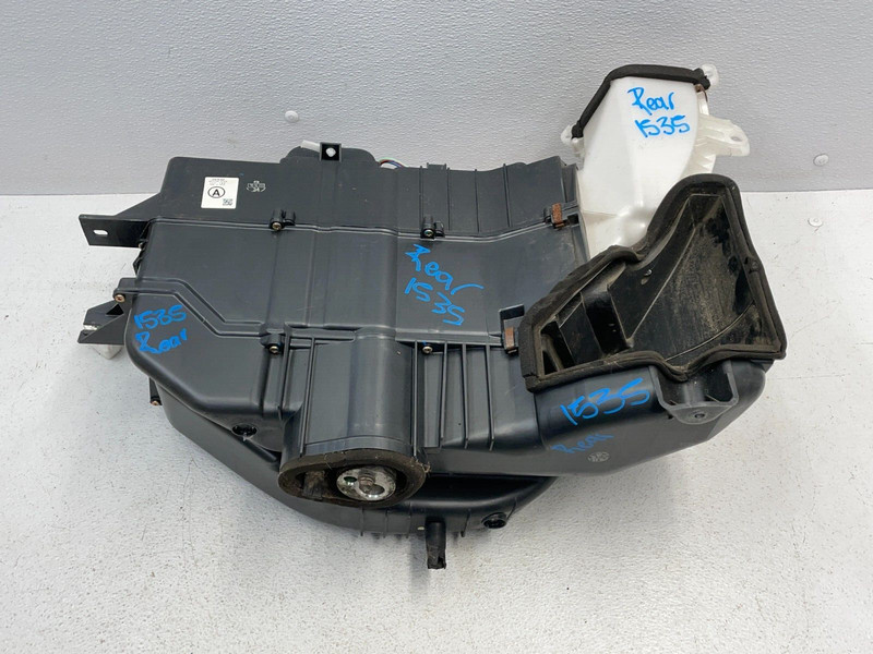 1998-2002 Lexus LX470 Rear AC Evaporator Assembly Unit 1535 OEM