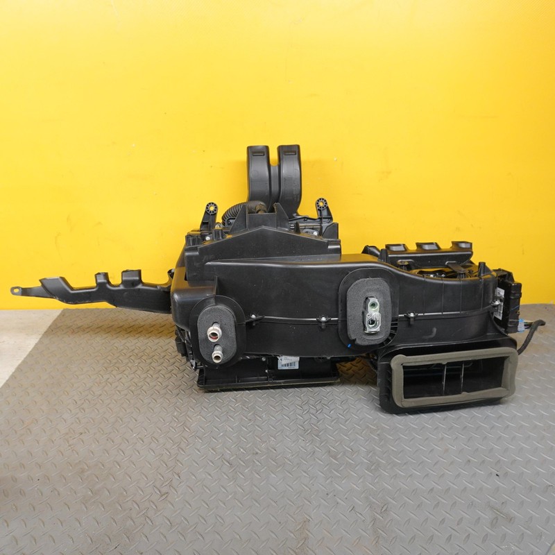 2017-2024 CHRYSLER PACIFICA HVAC AC EVAPORATOR HEATER CORE BOX BLOWER MOTOR OEM