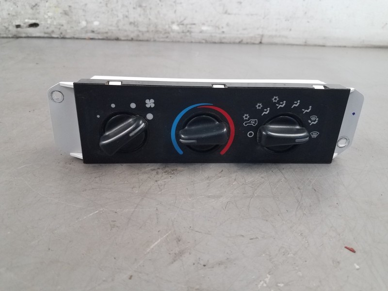 2005 Jeep Wrangler TJ Rubicon 4x4 Climate Control Panel #7806 L4