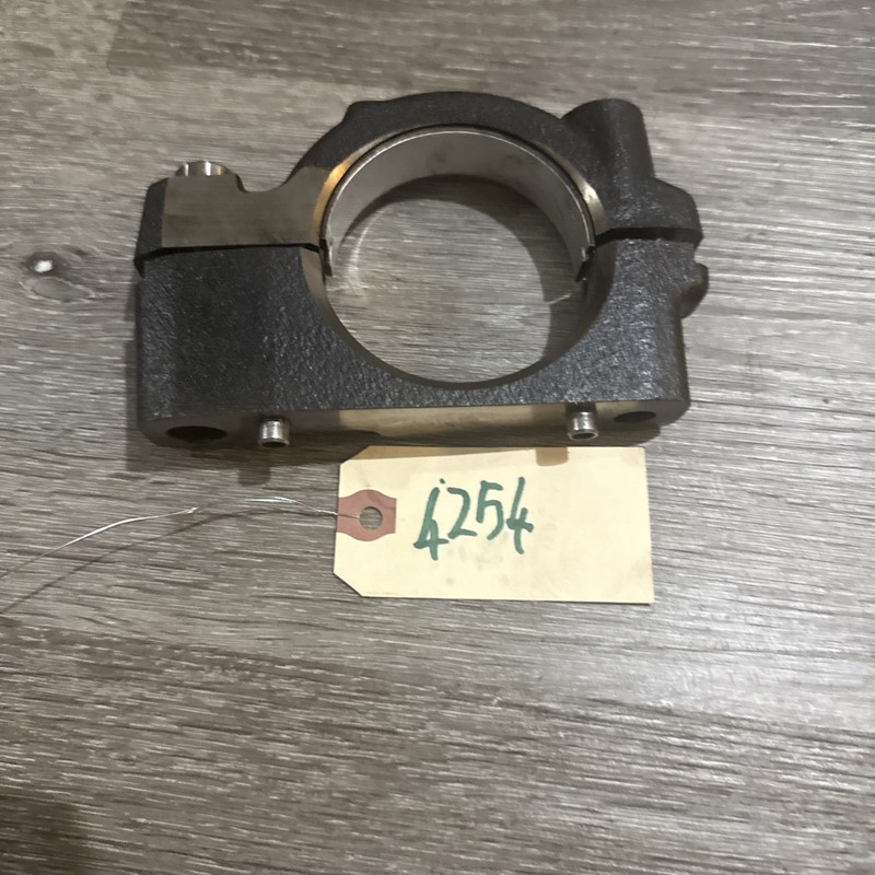 BOLT ON STAINLESS STEELTRICLOVER CLAMPS - P/N: 772908W