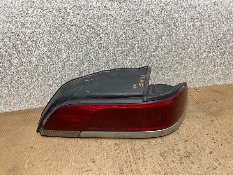 1992 - 1994 Ford Crown Victoria Right Passenger Rh Side Tail Light Oem AA8527 DG