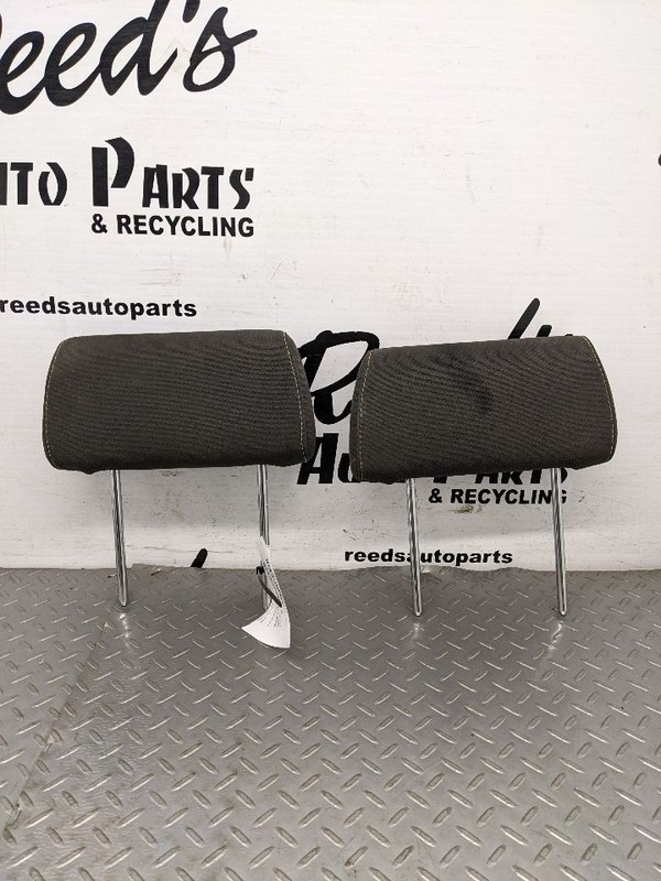 14-18 Silverado 1500 Black Cloth 2nd Row Back Seat Lft Right Headrest Se 1181139