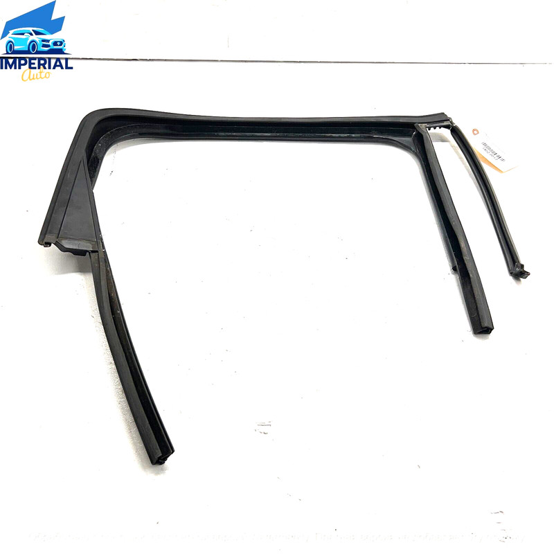 REAR PASSENGER SIDE RUN CHANNEL WEATHERSTRIP SEAL OEM Mini Countryman R60 11-16