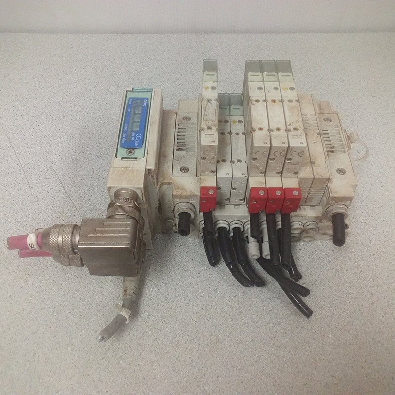 SMC Manifold Assbly EX260-SMJ1, SS5Y31-E4R050, (3) SY3201-5U1, (3) SY3101-5U1