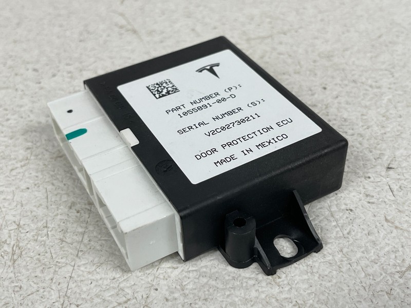 ⭐2016-2021 TESLA MODEL X REAR LEFT DOOR PROTECTION CONTROL MODULE OEM LOT2TP
