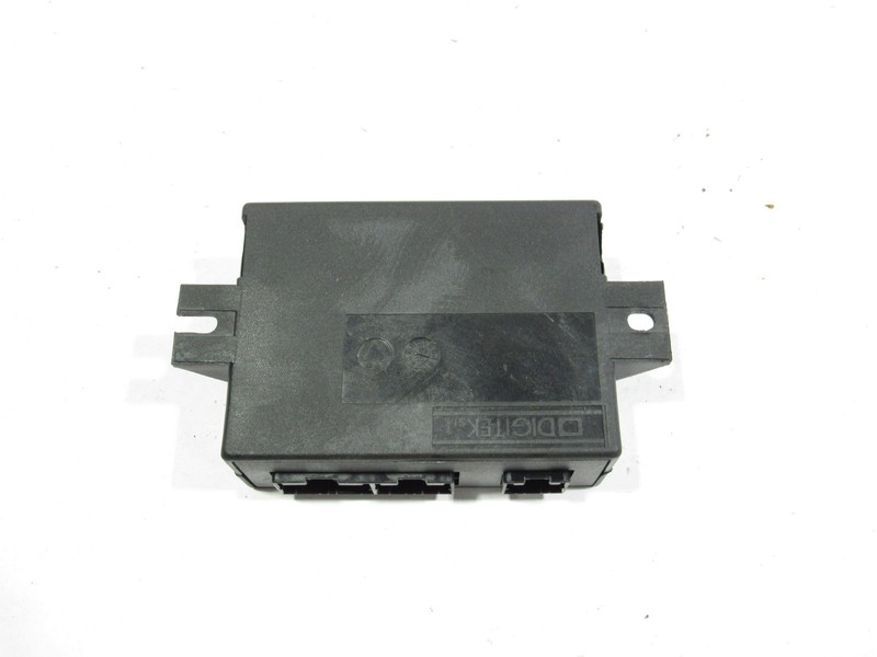 02-06 Maserati Coupe GT 2004 Instrument Panel Communication Interface Module |