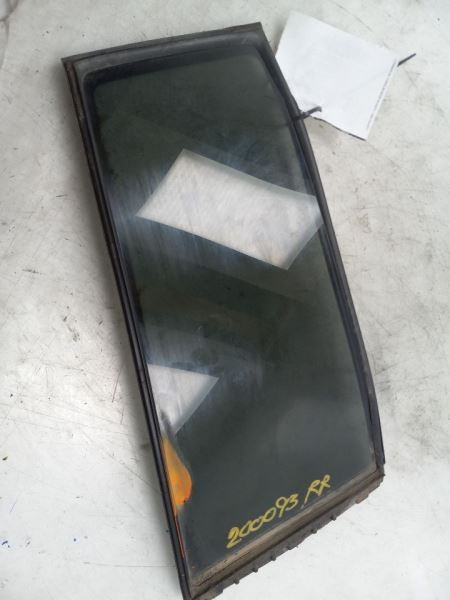 01-07 TOYOTA HIGHLANDER REAR PASSENGER RIGHT DOOR VENT GLASS