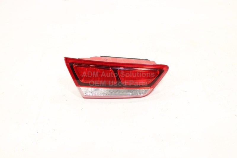 2016-20 KIA OPTIMA Tail Light Driver Left Incandescent Lid Mounted OEM