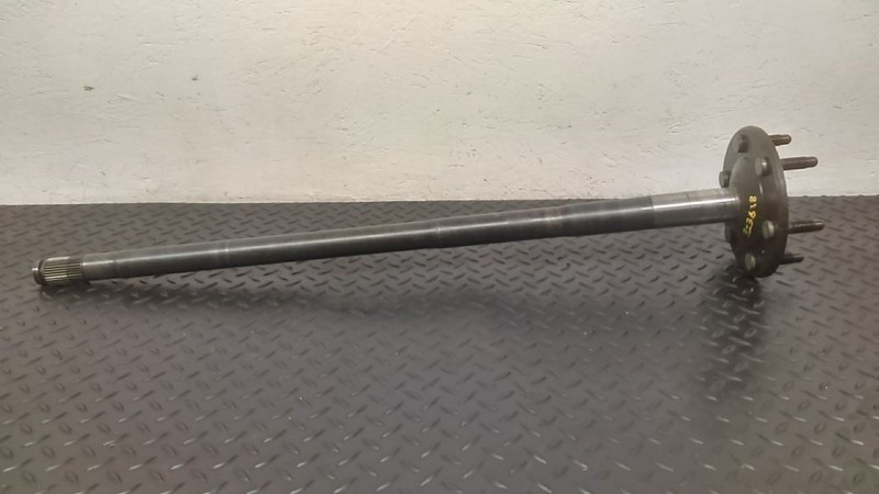 03-07 Chevrolet Silverado 1500 Rear Axle Shaft 6 Lug Wheel OEM 12479285