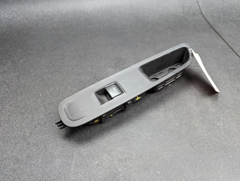 Front Right Door Power Window Switch 2018 GMC Terrain 84151779 2017 2019- 2021