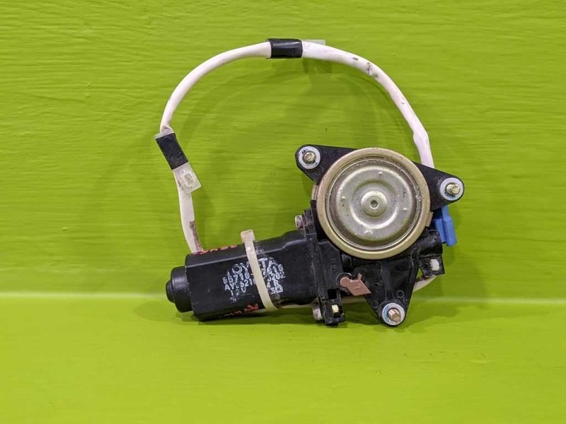 95 96 97 98 99 AVALON PASSENGER RIGHT FRONT WINDOW MOTOR OEM 3845-3