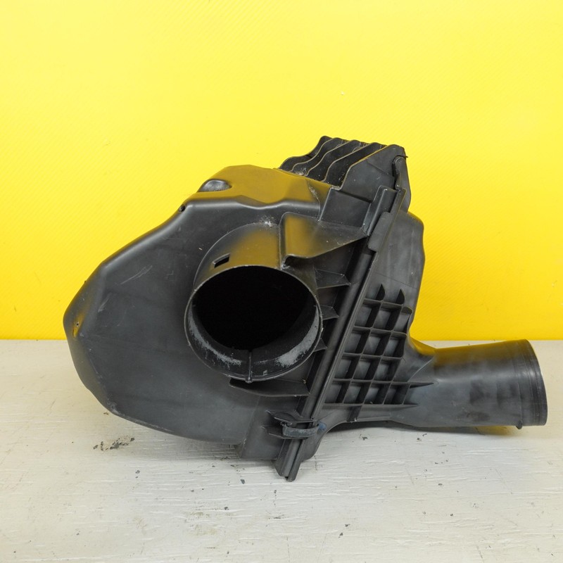 2012-2016 BMW 528I Air Intake Cleaner Filter Box 13717612 14