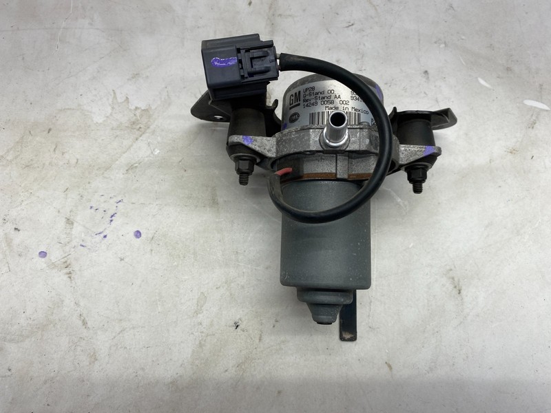 2013-2017 BUICK ENCLAVE BRAKE BOOSTER AUXILLARY VACUUM PUMP OEM