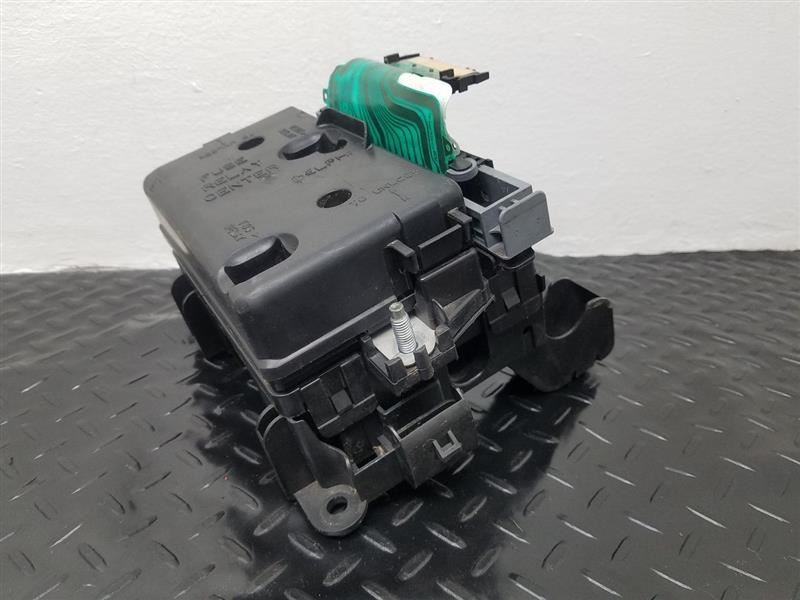 02-03 GMC Envoy Interior Fuse Relay Box OEM 15197808