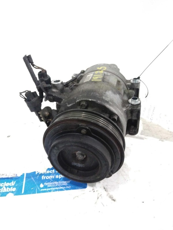2015 Ford Focus A/C Compressor OEM CV6819D623AB 75K Miles Grey