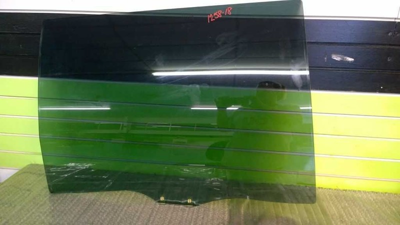 00 MAZDA MPV LX PASSENGER RIGHT REAR WINDOW DOOR GLASS OEM 1258-18