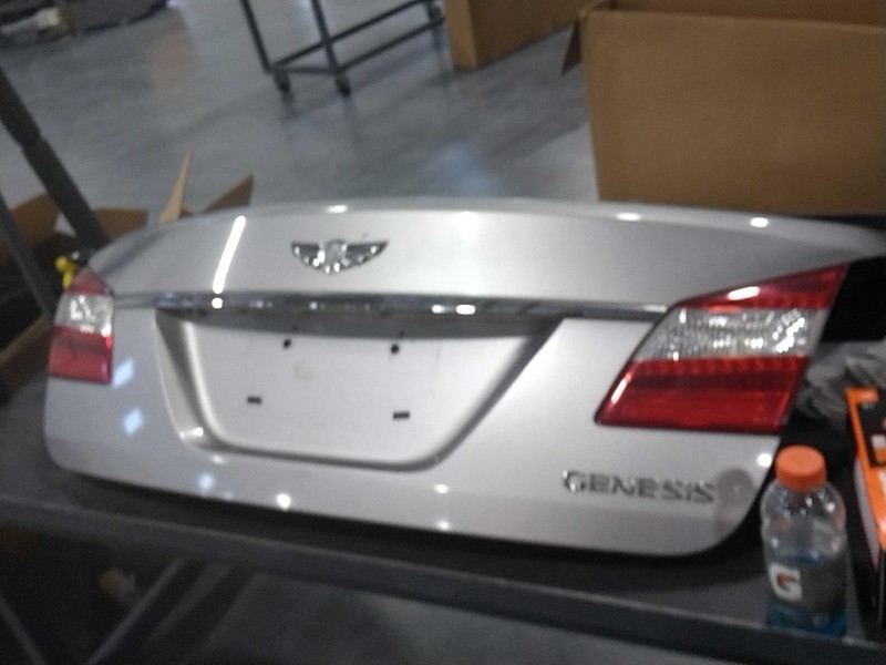 2013 Hyundai Genesis Silver Deck Lid Trunk OEM Used 139K Miles K52686