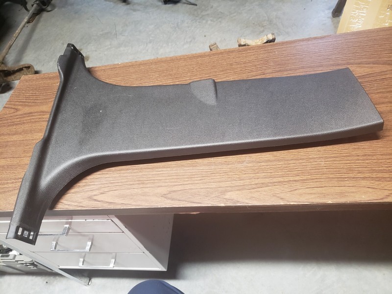 2012-2017 Focus hatchback right passenger seat belt center pillar trim