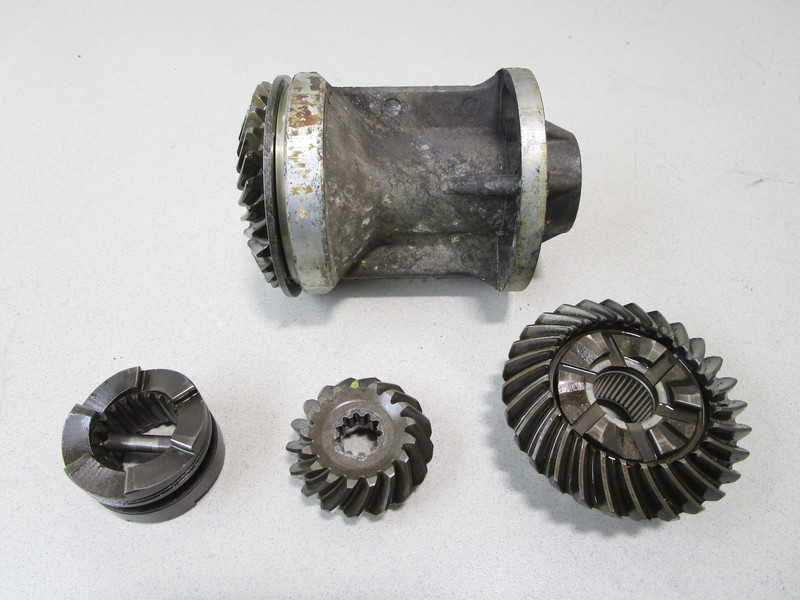 96084A7 92320T Mercruiser Alpha One 17/28 Forward Reverse Pinion Gear 73020A14