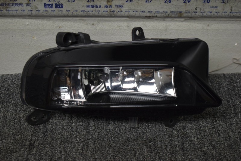 2012-2015 AUDI A5 RIGHT SIDE FOG LIGHT FACTORY OEM