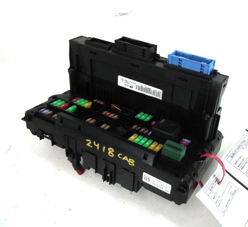 2016 16 BMW X3 Front Power Distribution Cabin Relay Fuse Box OEM 9315150