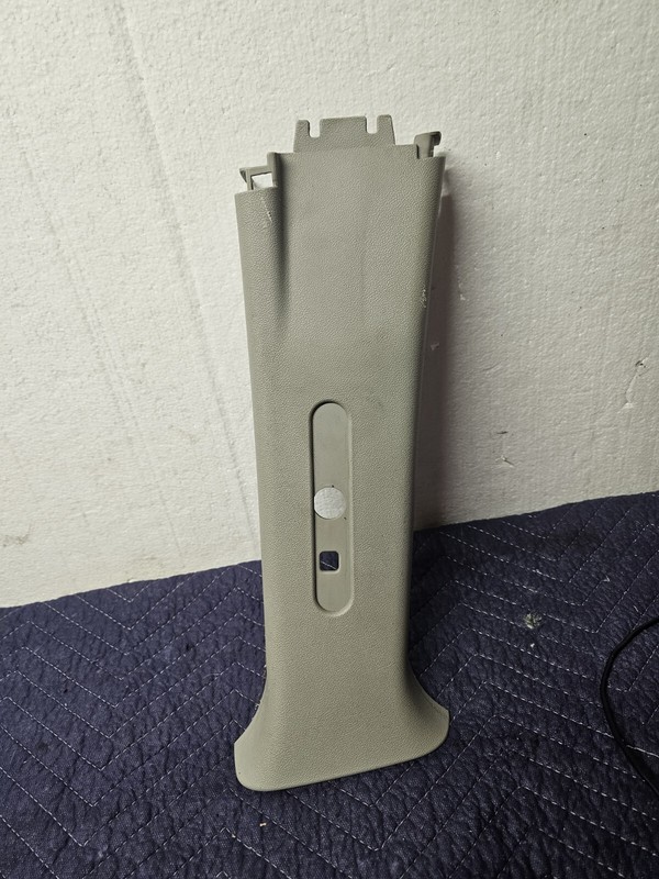 Center Pillar Trim EQUINOX 2005 2006 Passenger Side Seat Belt UpperCover