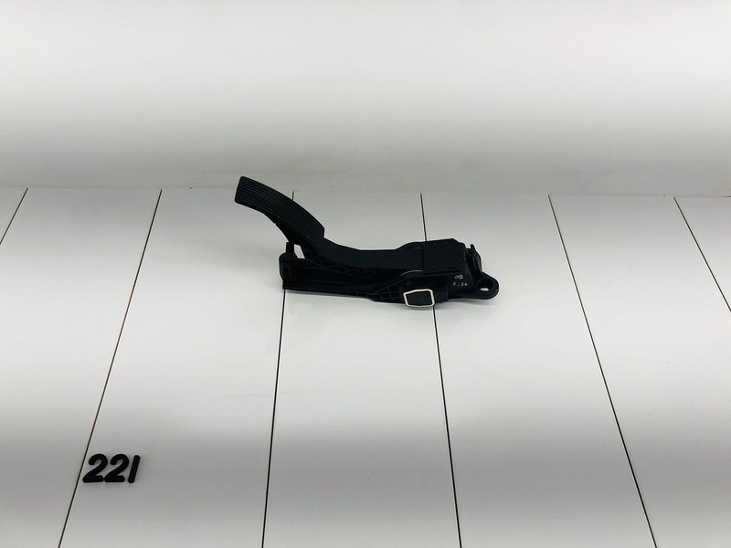 06-12 MERCEDES BENZ R350 3.5L V6 GASOLINE ACCELERATOR THROTTLE GAS PEDAL OEM