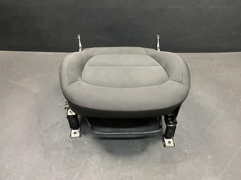 Front Right Seat Lower Frame w/ Cushion Cloth 2019 Kia Soul 2017 2018
