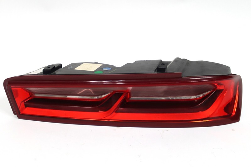2016-2018 Camaro ZL1 Right Passenger Taillight Lamp Assembly LED 84136771 OEM GM