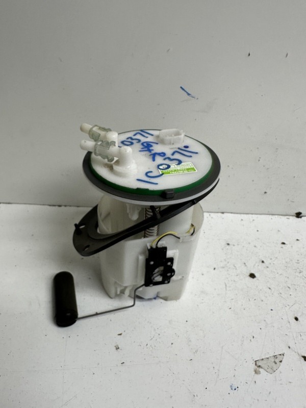 2013-2014 Subaru Legacy 2.5L Fuel Pump w Sending Unit & Bracket Oem