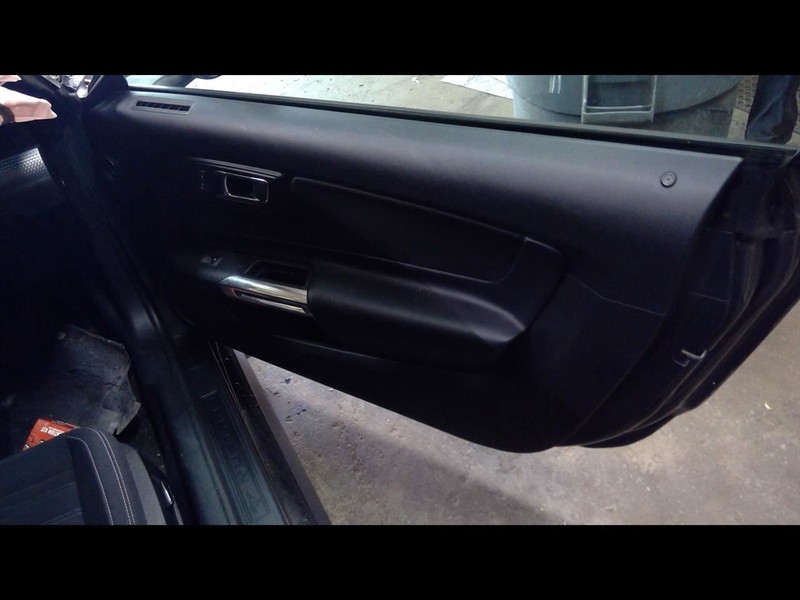 2017 MUSTANG Passenger Right Front Door Trim Panel 1580838