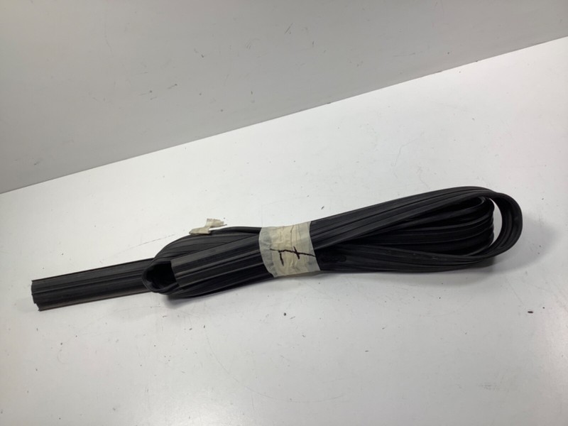 07-11 Honda CR-V Left Front Door Channel Molding 72275-SWA-A02 OEM