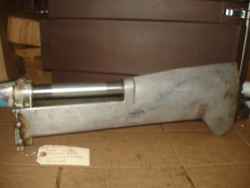 Scott Atwater 483 7.5hp lower unit mid sect boat motor part sn 335815 4200rpm