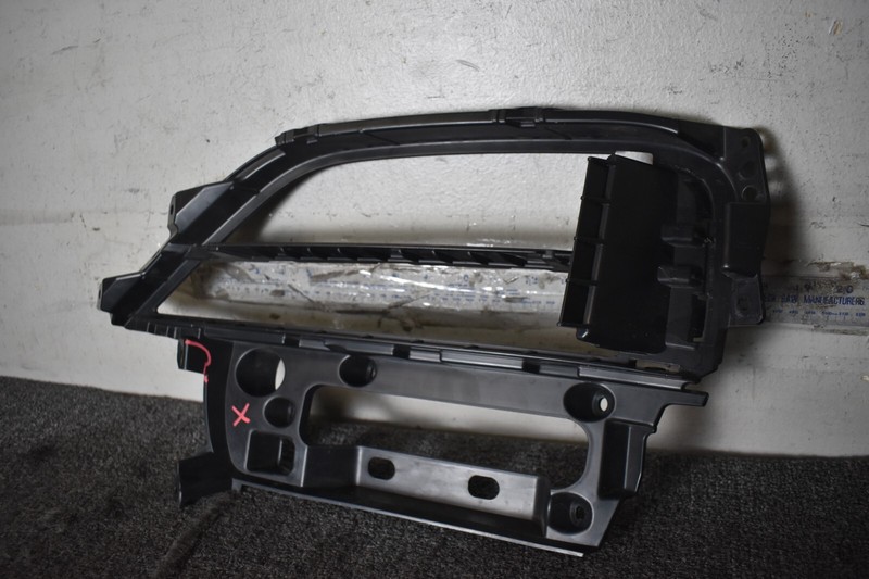 2017-2022 PORSCHE PANAMERA 4 FRONT RIGHT FOG LIGHT GRILLE FACTORY OEM