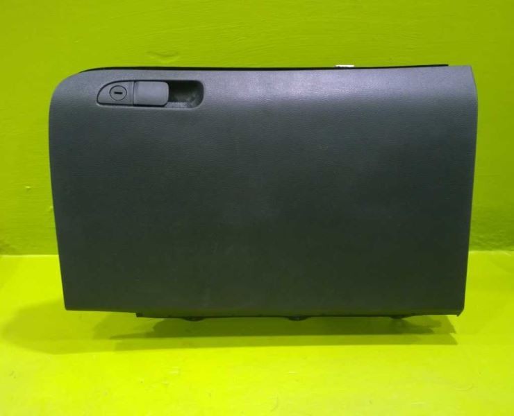 15 16 17 18 19 20 CHALLENGER GLOVE BOX OEM 3465-105