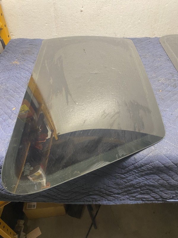 2000 Volkswagen Golf Right Rear Window 43R001057 OEM