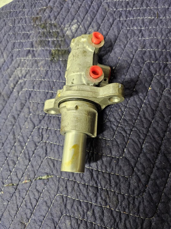 2015-2022 Ram Promaster City Brake Booster Master Cylinder - 68269712Aa
