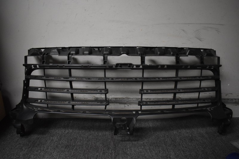 2019-2020 PORSCHE CAYENNE BASE CENTER GRILLE FACTORY OEM
