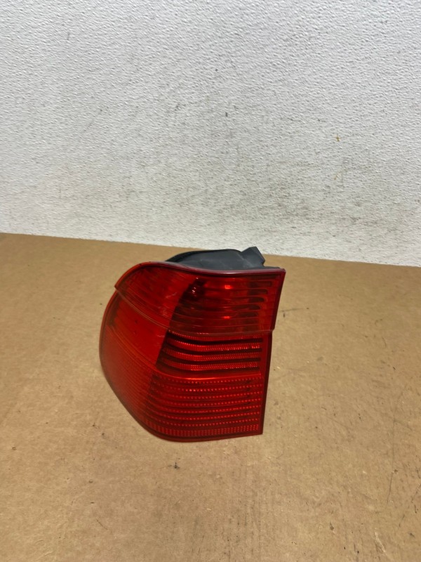 2001 2003 BMW 5 Series E39 Wagon Left Driver LH Tail Light Oem AE3079 LK