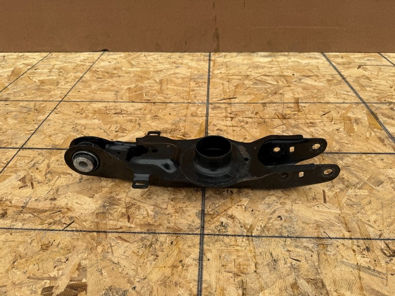 FORD MUSTANG MACH-E 2021-2025 OEM REAR LOWER CONTROL ARM ( FITS LEFT AND RIGHT )