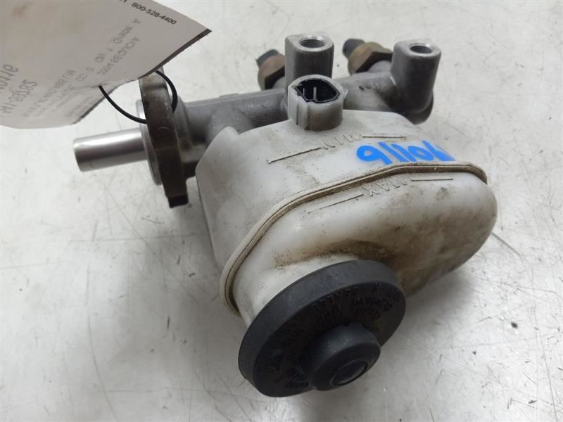 01-07 TOYOTA SEQUOIA 4.7L 4WD AT BRAKE MASTER CYLINDER