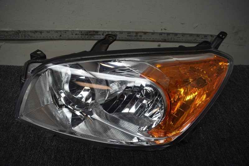 2009-2012 TOYOTA RAV4 LEFT SIDE HEADLIGHT FACTORY OEM