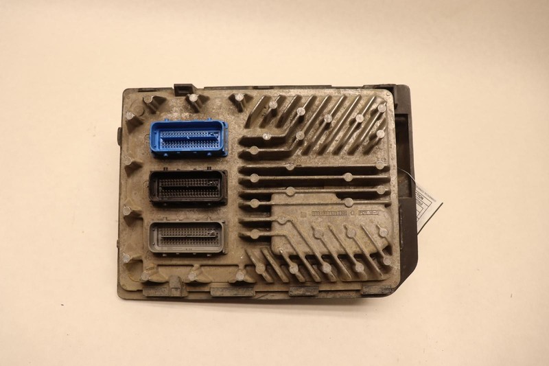 2014-2016 CHEVY SILVERADO 1500 ECM ENGINE COMPUTER CONTROL MODULE BRAIN OEM