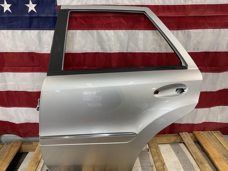 06-11 Mercedes Benz ML500 W164 Rear Driver Left Door Shell Assembly Oem Tested