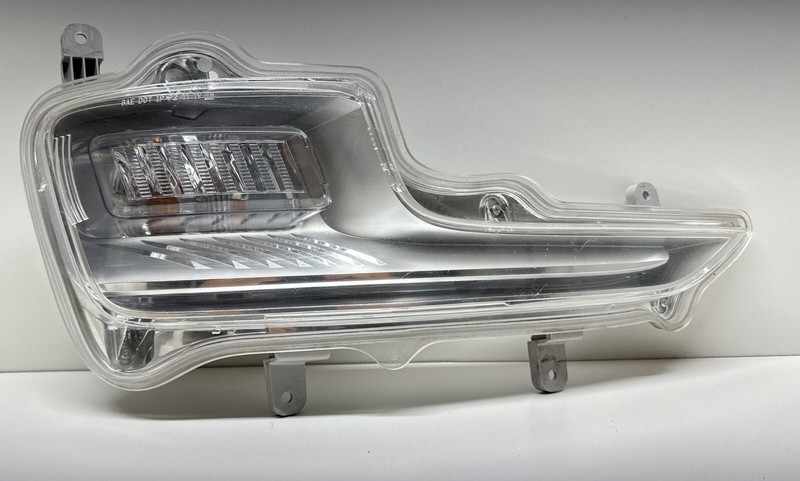22810494 | 11-15 Chevy Volt Front Turn Signal Lamp Fog Light Right PASSENGER OE