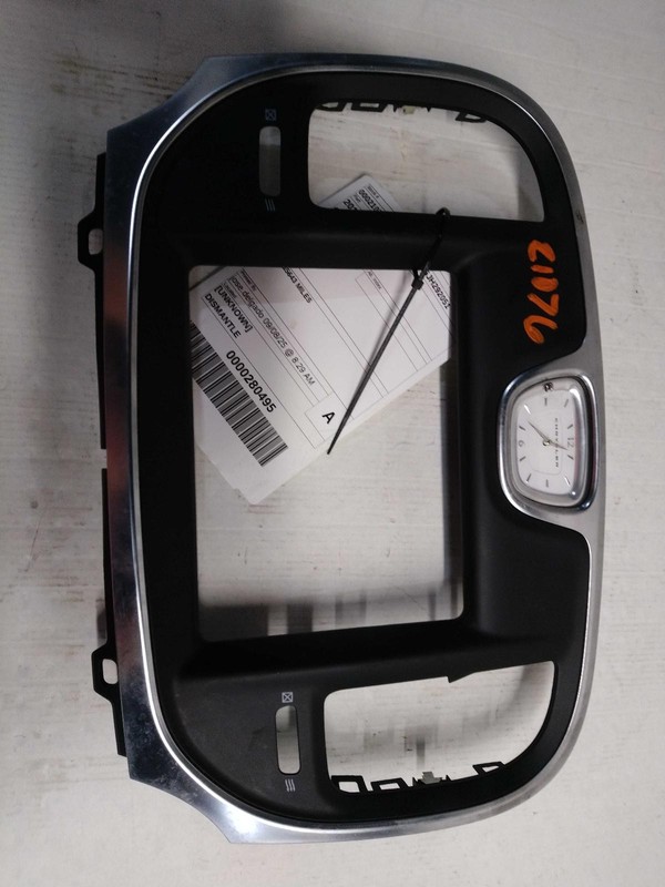2018 Chrysler 300 Clock Black 3.6L Used OEM Part - 35K Miles - NJ25-21076-517574