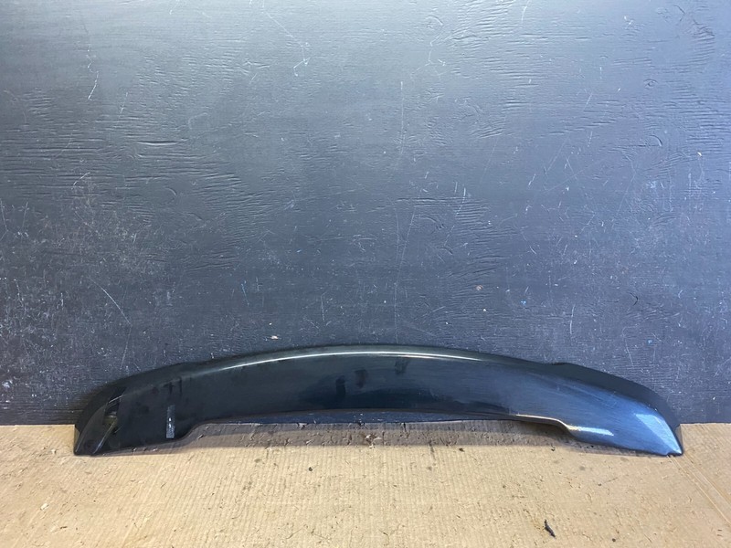 2008 to 2014 Land Rover LR2 Rear Trunk Tail Light Lift Gate Spoiler j0930