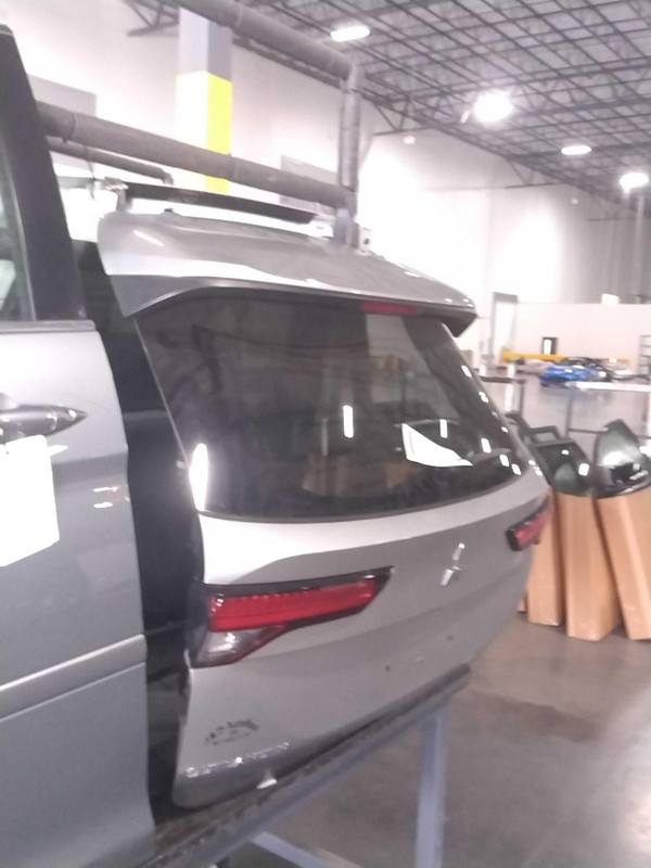 Used Deck Lid fits: 2022 Mitsubishi Outlander gasoline w/o surround view camera